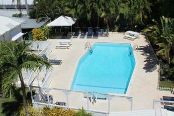 Southern Surf Beach Apartments Rockley Bagian luar foto