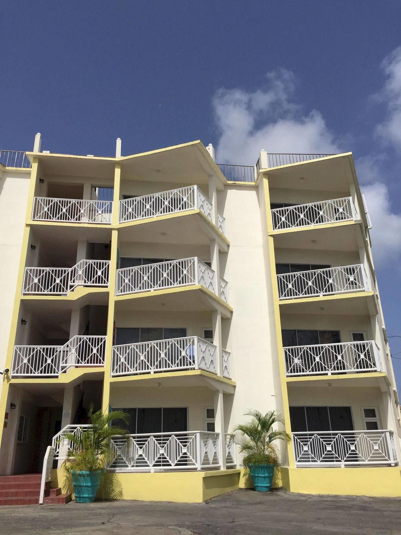 Southern Surf Beach Apartments Rockley Bagian luar foto