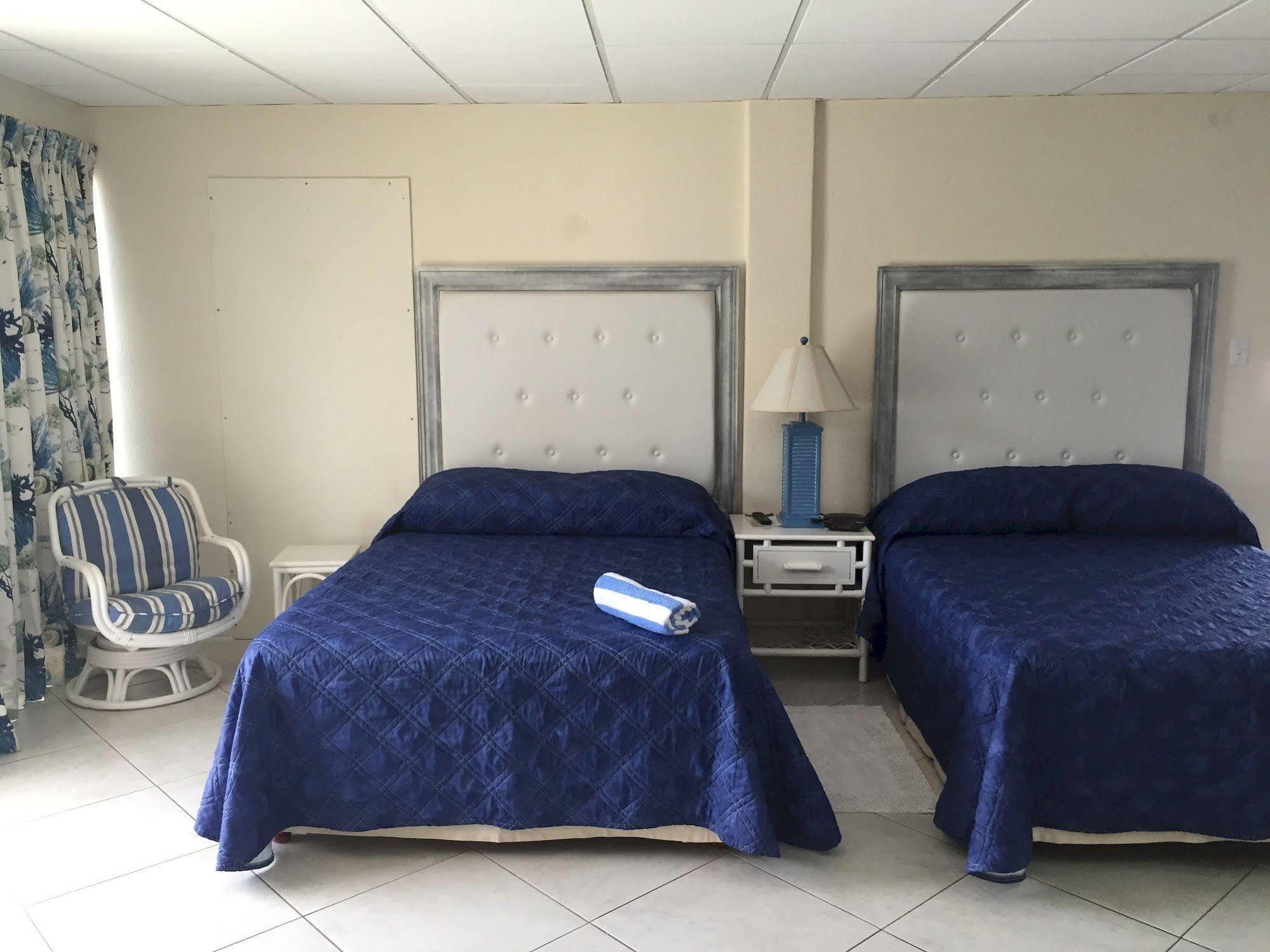 Southern Surf Beach Apartments Rockley Bagian luar foto