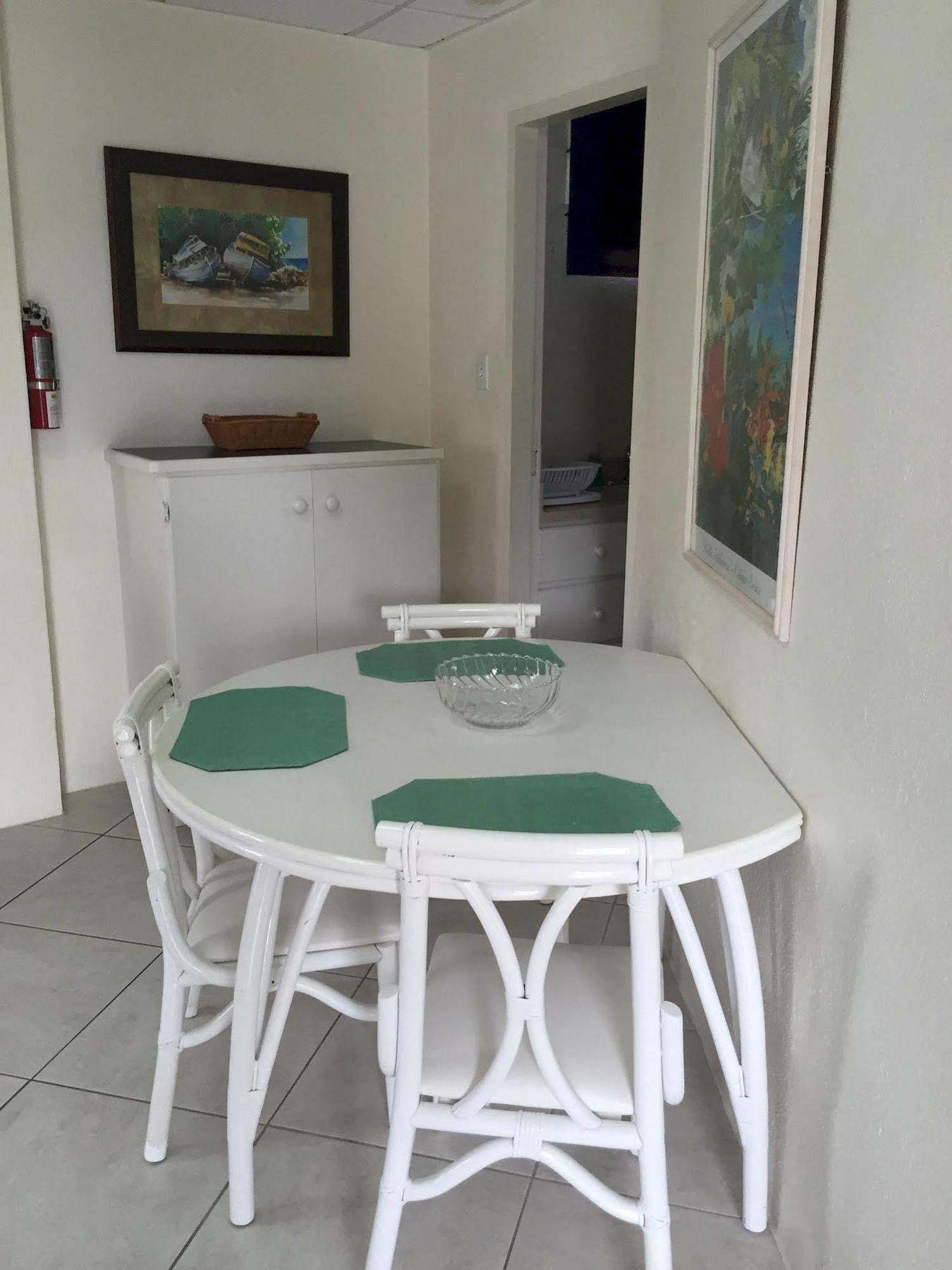 Southern Surf Beach Apartments Rockley Bagian luar foto