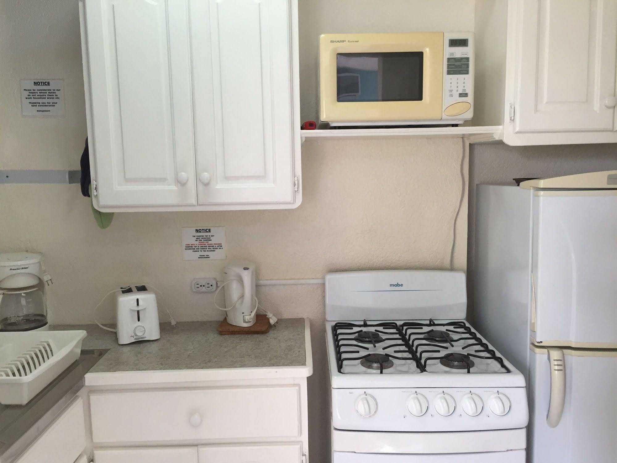 Southern Surf Beach Apartments Rockley Bagian luar foto