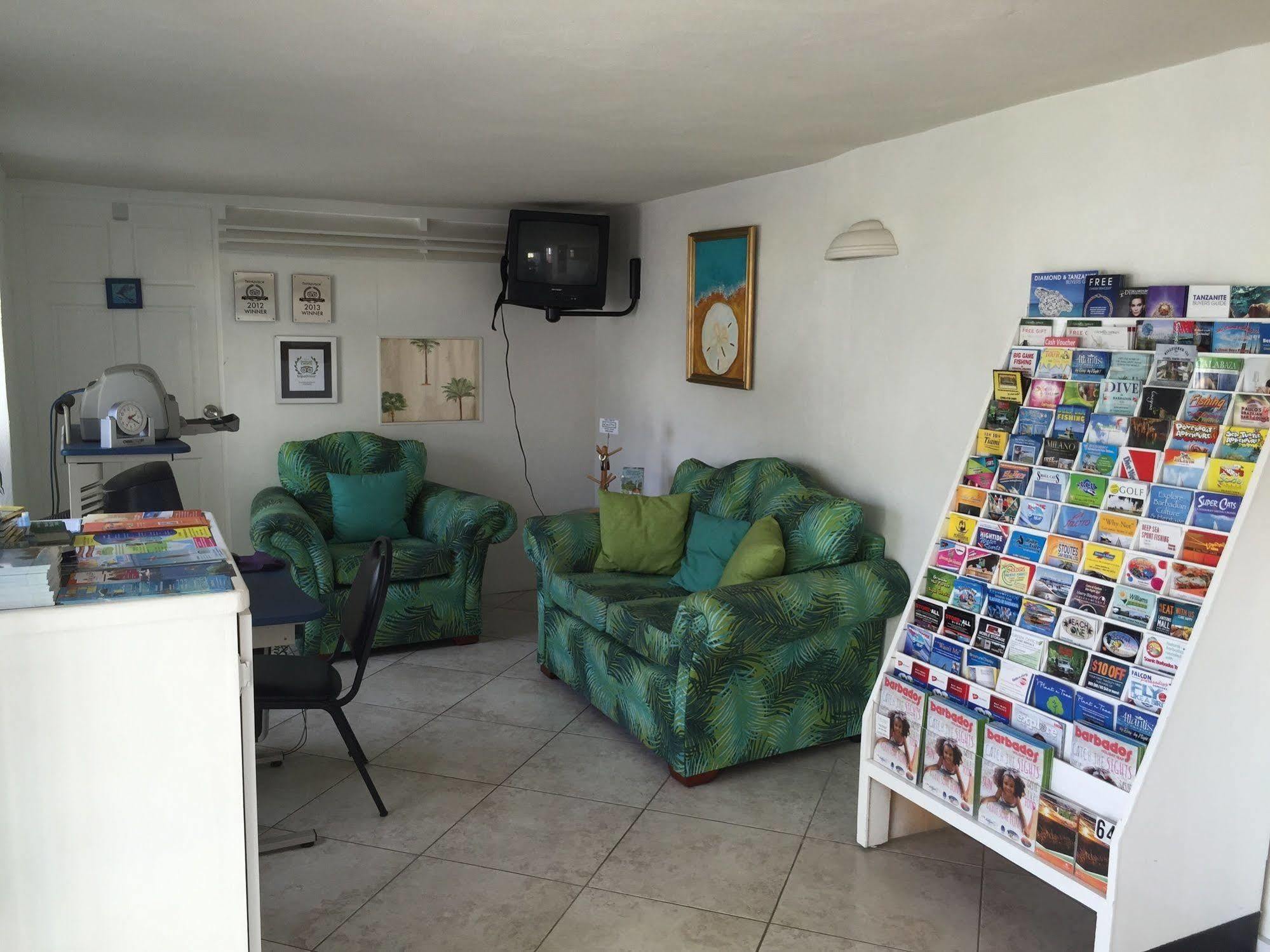 Southern Surf Beach Apartments Rockley Bagian luar foto